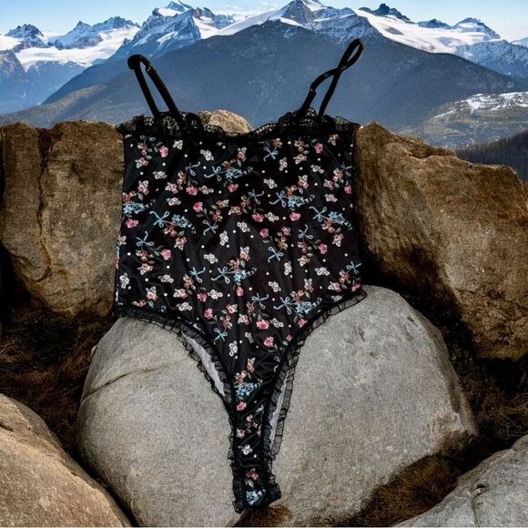Bodysuit Teddy Black/Multi Color Floral Print Lace With Underwire Size L NWOT - Picture 4 of 14